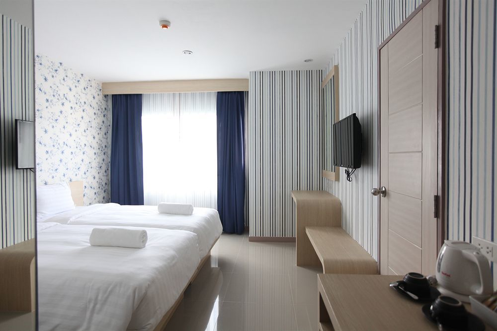 Ocean And Ole Patong Hotel Exterior foto